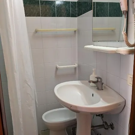 Casa Del Turista 2*